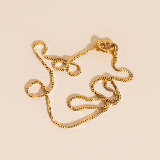 Dainty Box Chain Necklace (20")