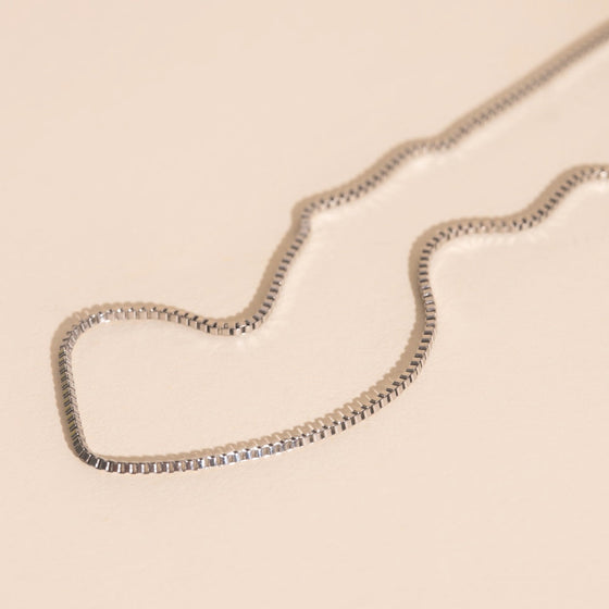 Dainty Box Chain Necklace (20")